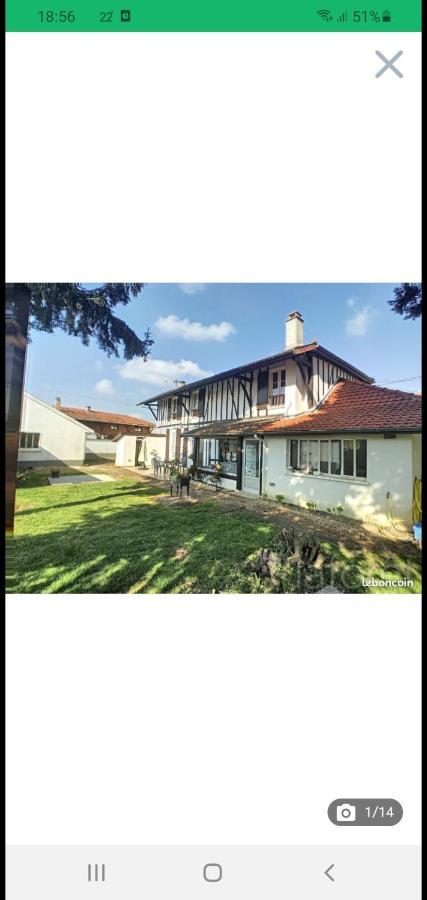 Maison A Colombages Norrois Bagian luar foto